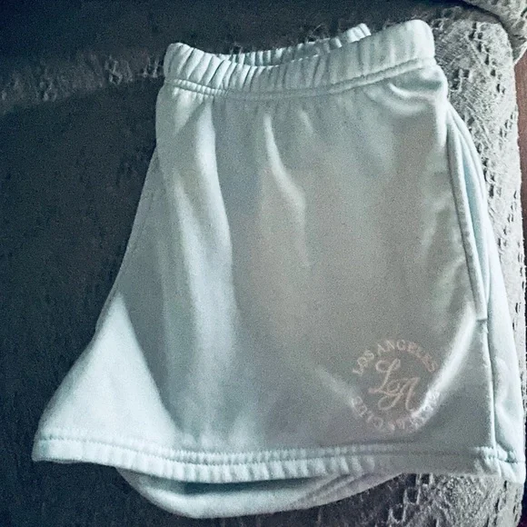 NWOT Women Charlotte Russe Blue Fleece Shorts With Graphic logo Los Angeles - Picture 2 of 4